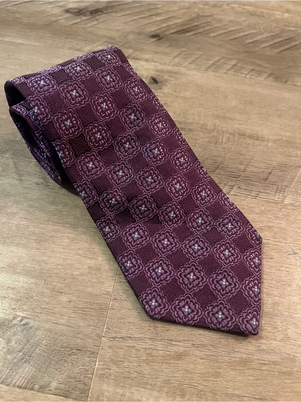 Daniel Cremieux Signature Collection Tie Purple 100% Silk Geometric Pattern